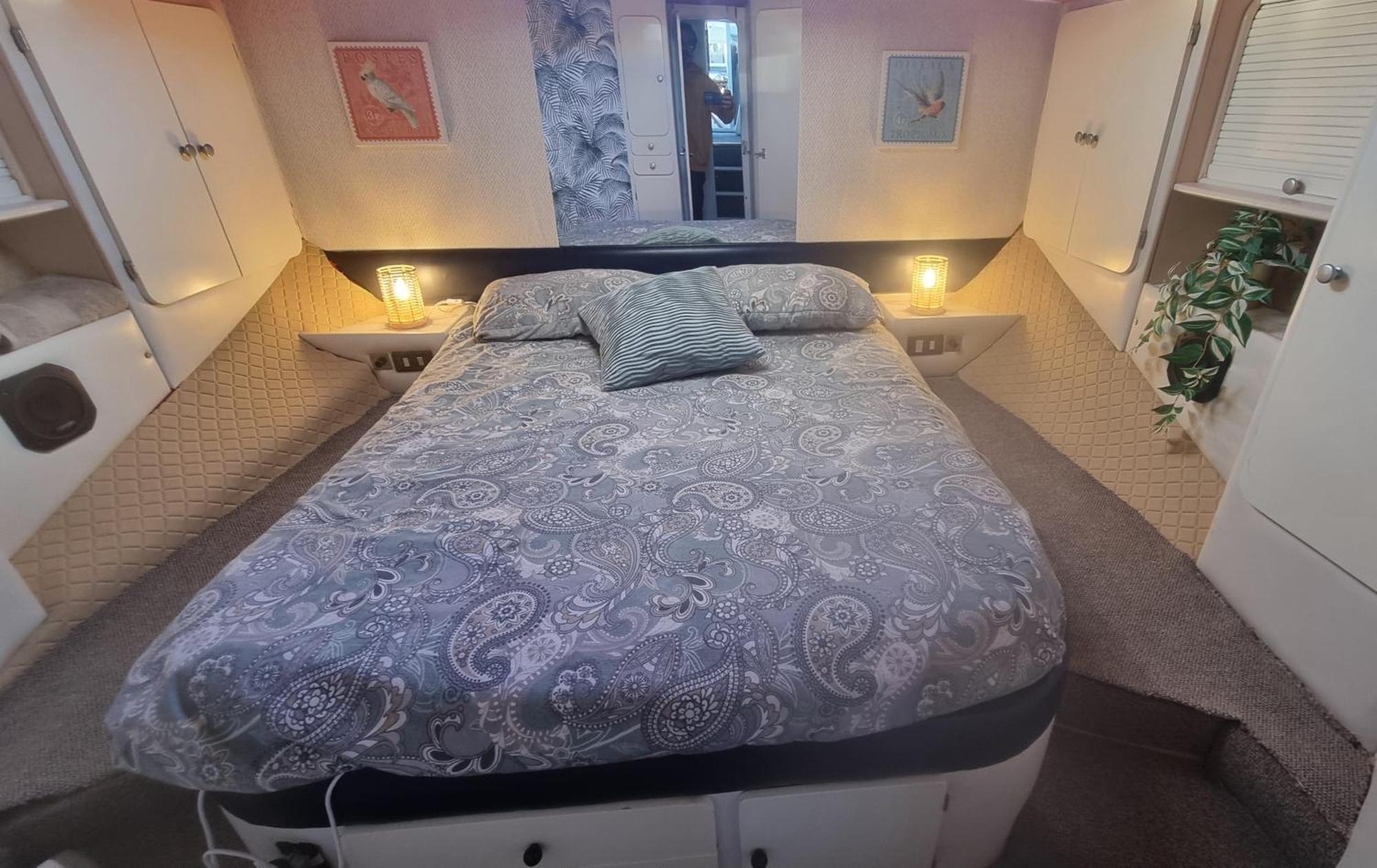 Beautiful And Comfy Boat In Barcelona With Boat Tour Option Hotel Ngoại thất bức ảnh
